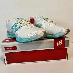 New Balance Women 1765W  Walking Sneaker